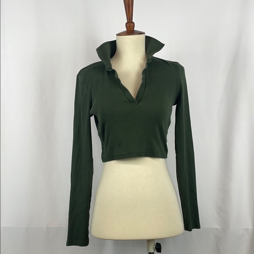 Zara Olive Green V-Neck Fitted Ribbed Cropped Blouse - Size Medium